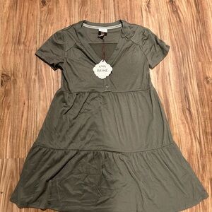 Green Light Weight Dress NWT